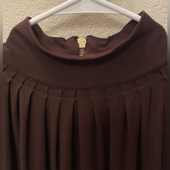 Beautiful Michael Kors  Chocolate Brown Mock Neck Long Sleeve Top - Picture 3 of 7